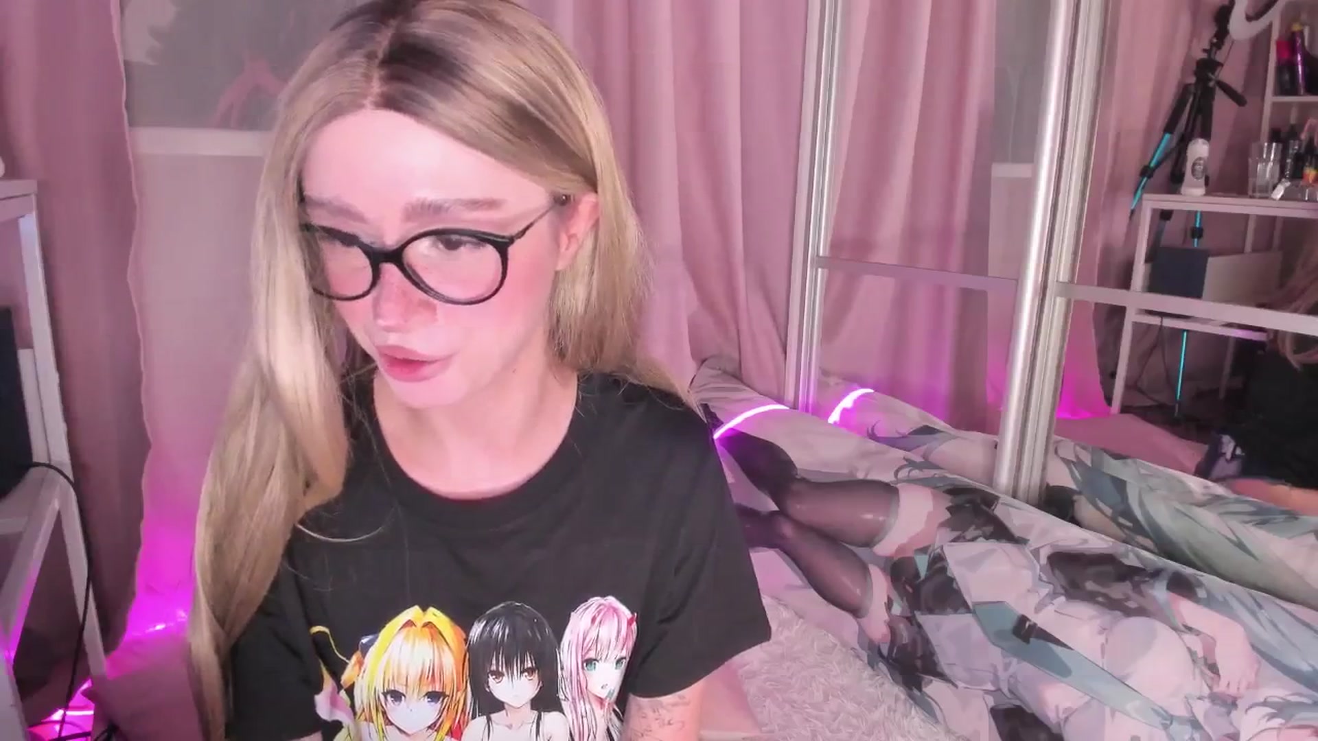 Gallery image thumbnail from AliceXsweeT's myfreecams stream on, 02/09/2026, 17:22 image 2 of 20