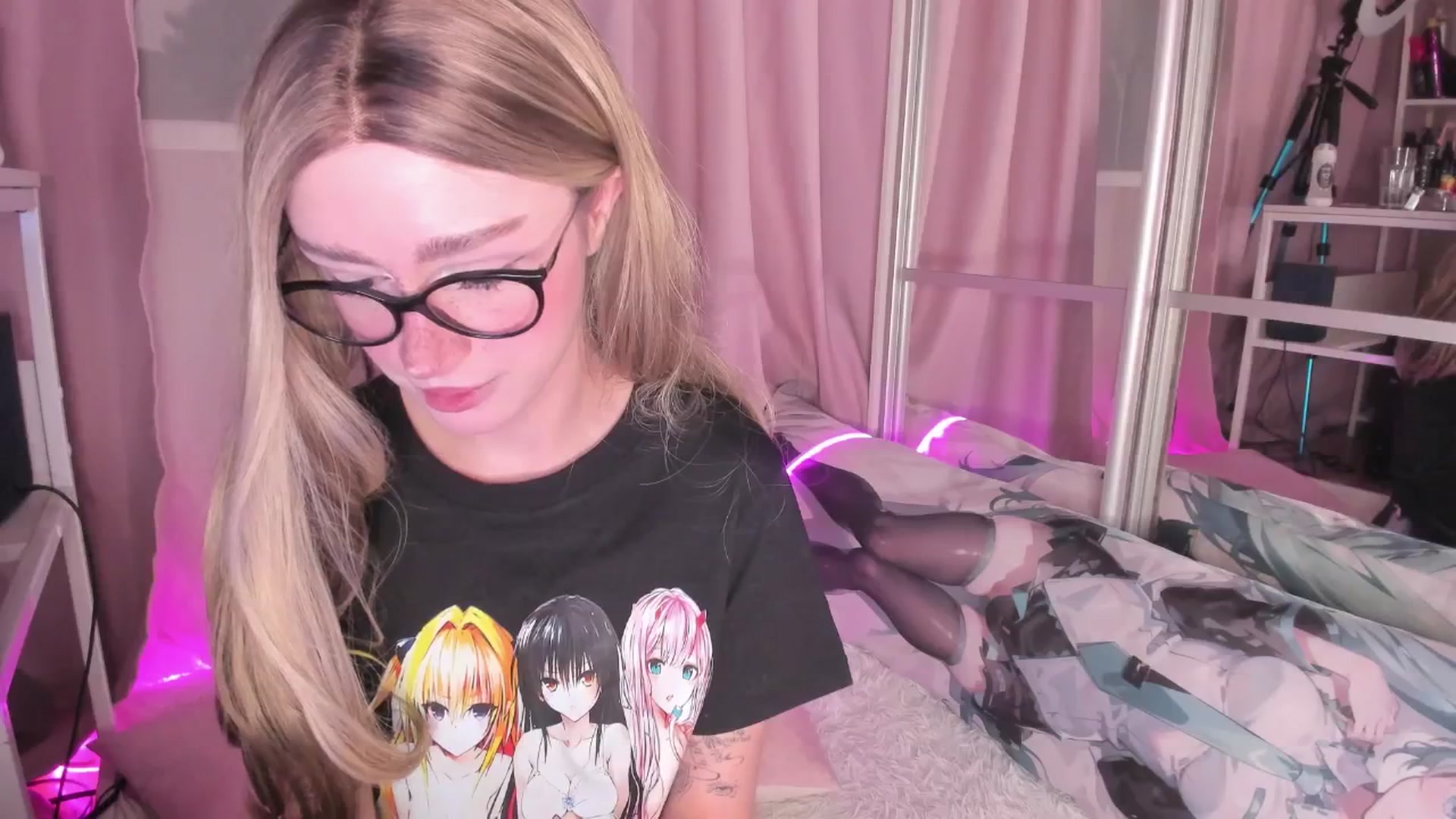 Gallery image thumbnail from AliceXsweeT's myfreecams stream on, 02/09/2026, 17:22 image 8 of 20