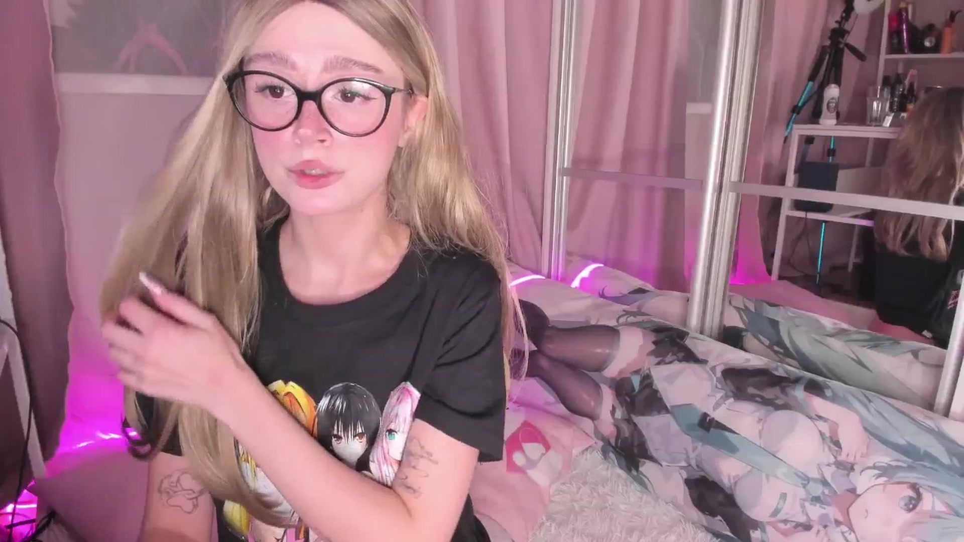 Gallery image thumbnail from AliceXsweeT's myfreecams stream on, 02/09/2026, 17:22 image 17 of 20