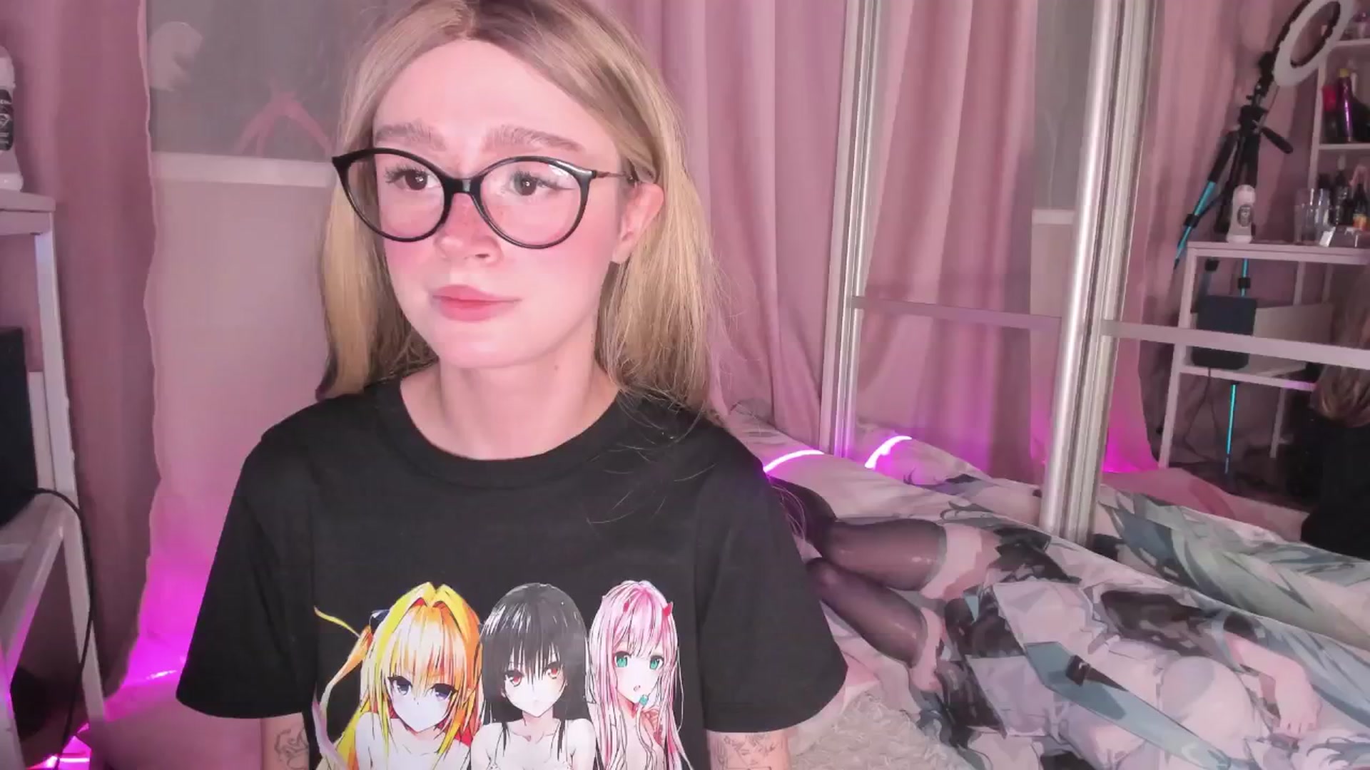 Gallery image thumbnail from AliceXsweeT's myfreecams stream on, 02/09/2026, 18:31 image 1 of 20