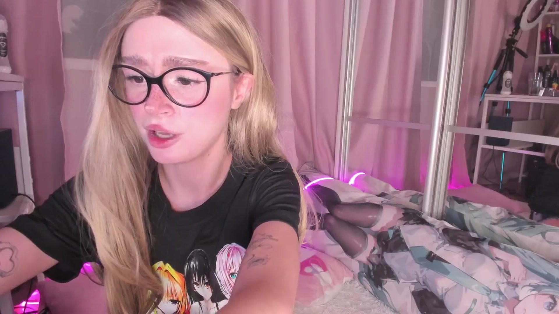 Gallery image thumbnail from AliceXsweeT's myfreecams stream on, 02/09/2026, 18:31 image 15 of 20