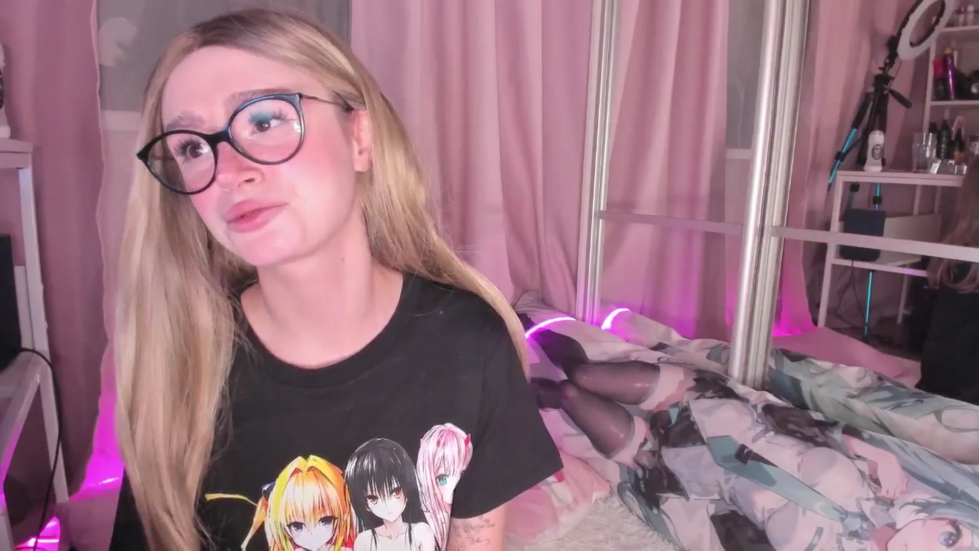 Gallery image thumbnail from AliceXsweeT's myfreecams stream on, 02/09/2026, 18:31 image 18 of 20