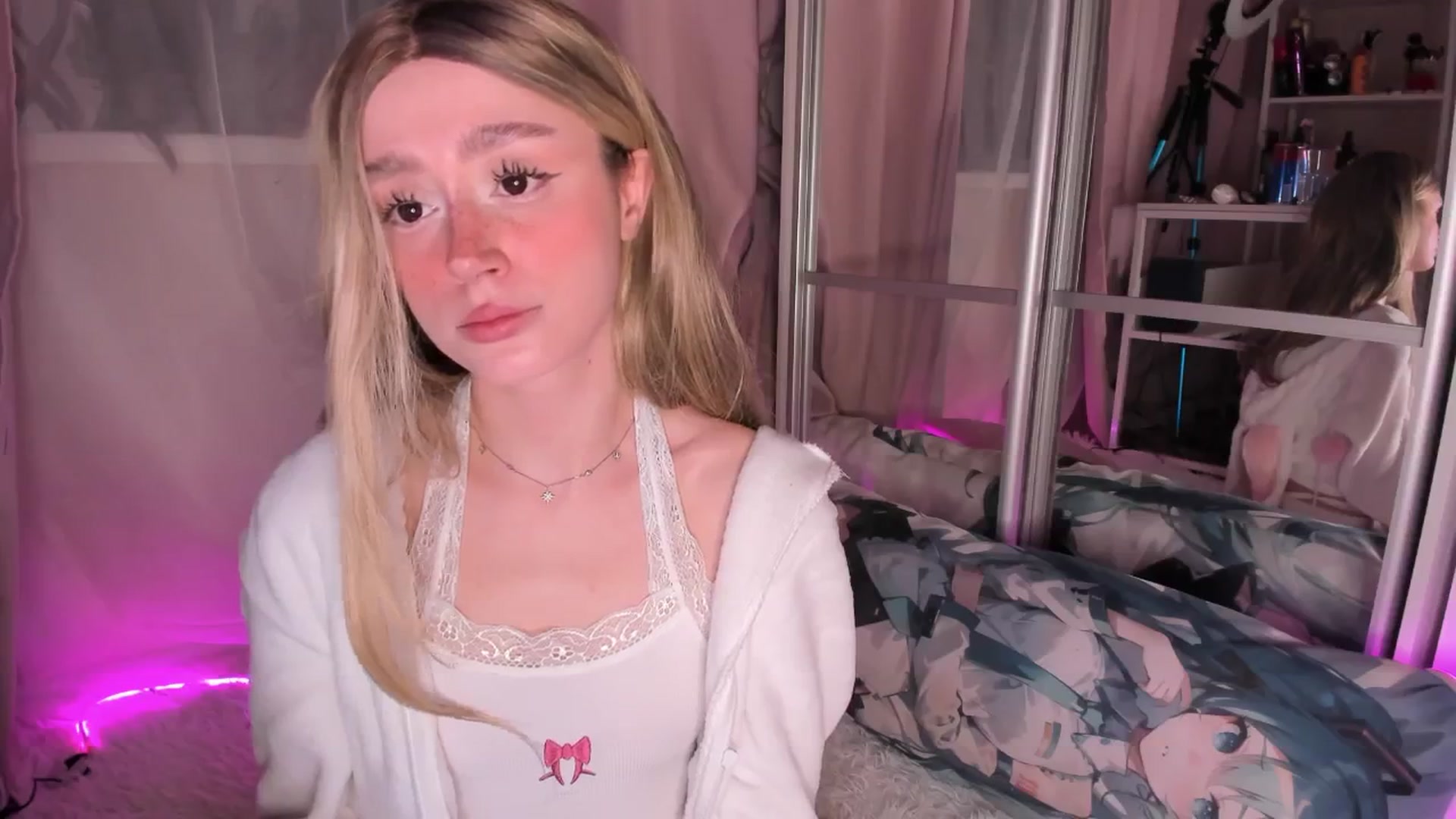 Gallery image thumbnail from AliceXsweeT's myfreecams stream on, 02/20/2026, 17:26 image 18 of 20