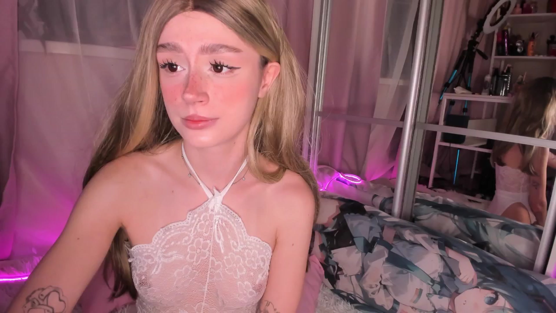 Gallery image thumbnail from AliceXsweeT's myfreecams stream on, 02/21/2026, 17:55 image 18 of 20