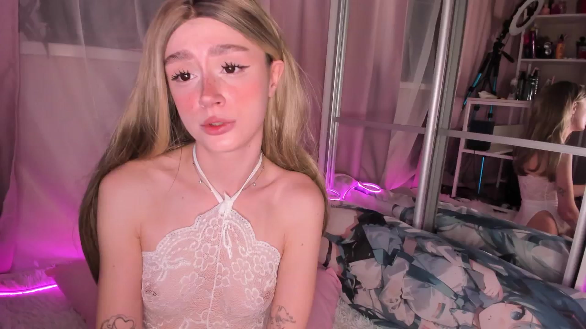 Gallery image thumbnail from AliceXsweeT's myfreecams stream on, 02/21/2026, 17:55 image 17 of 20