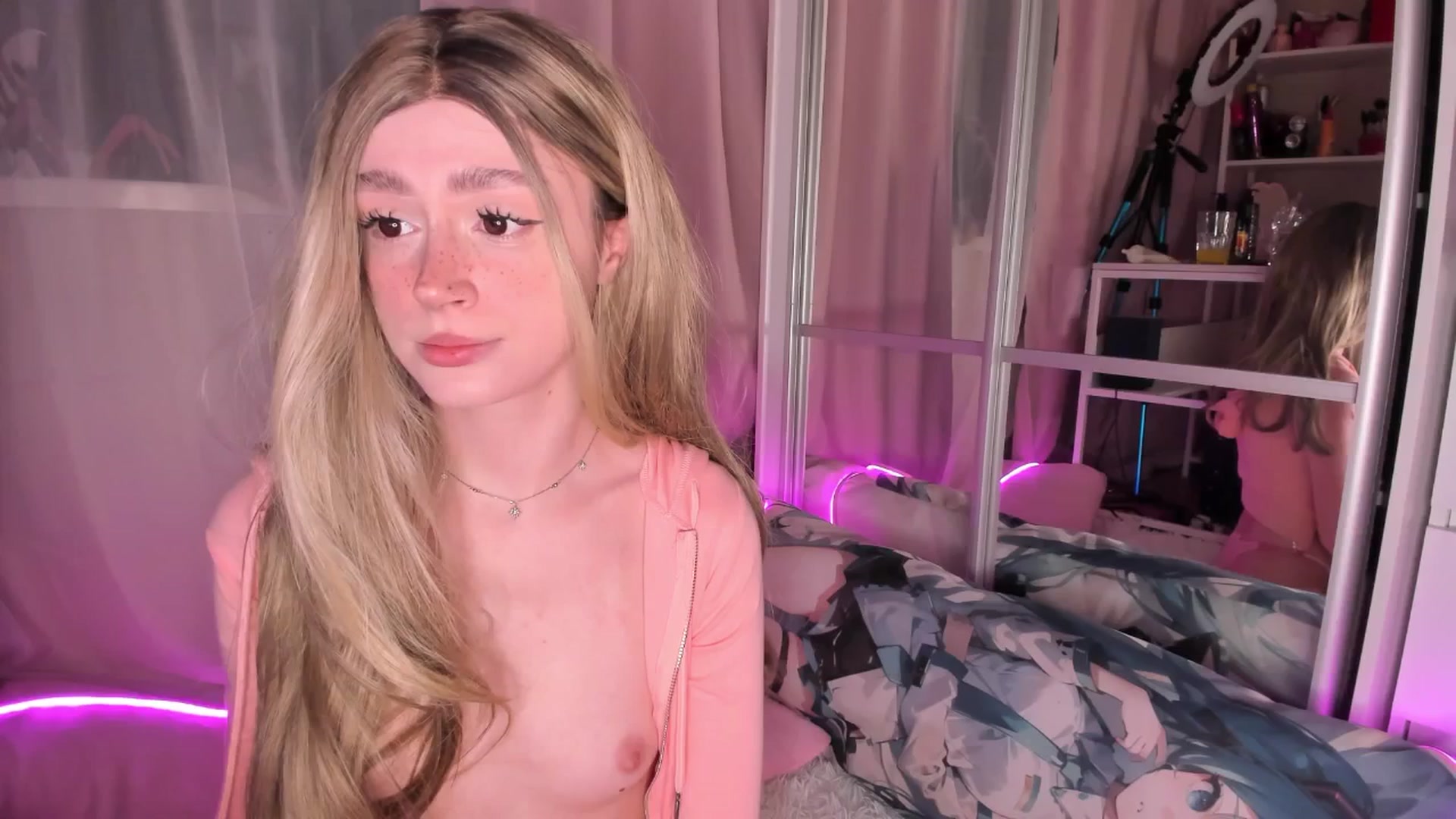 Gallery image thumbnail from AliceXsweeT's myfreecams stream on, 02/26/2026, 16:55 image 18 of 20
