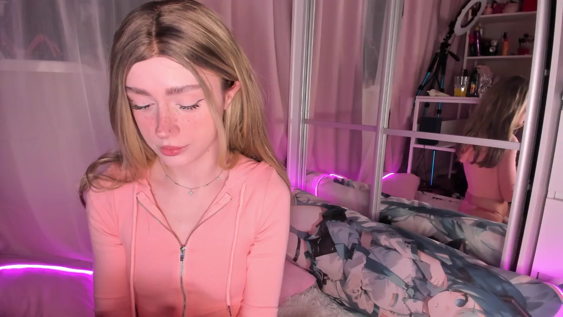 Gallery image thumbnail from AliceXsweeT's myfreecams stream on, 02/26/2026, 16:55 image 4 of 20