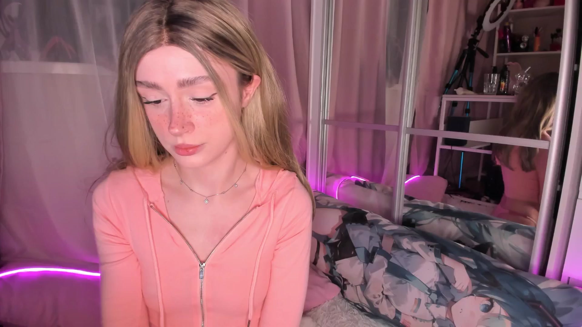Gallery image thumbnail from AliceXsweeT's myfreecams stream on, 02/26/2026, 18:31 image 5 of 20