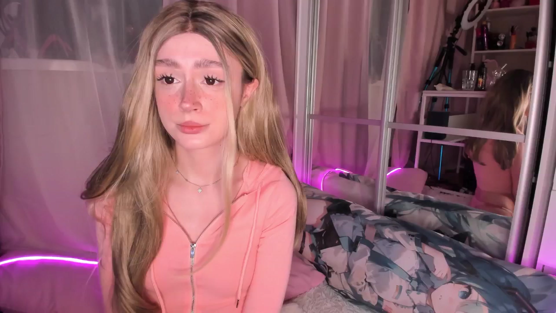 Gallery image thumbnail from AliceXsweeT's myfreecams stream on, 02/26/2026, 18:31 image 6 of 20