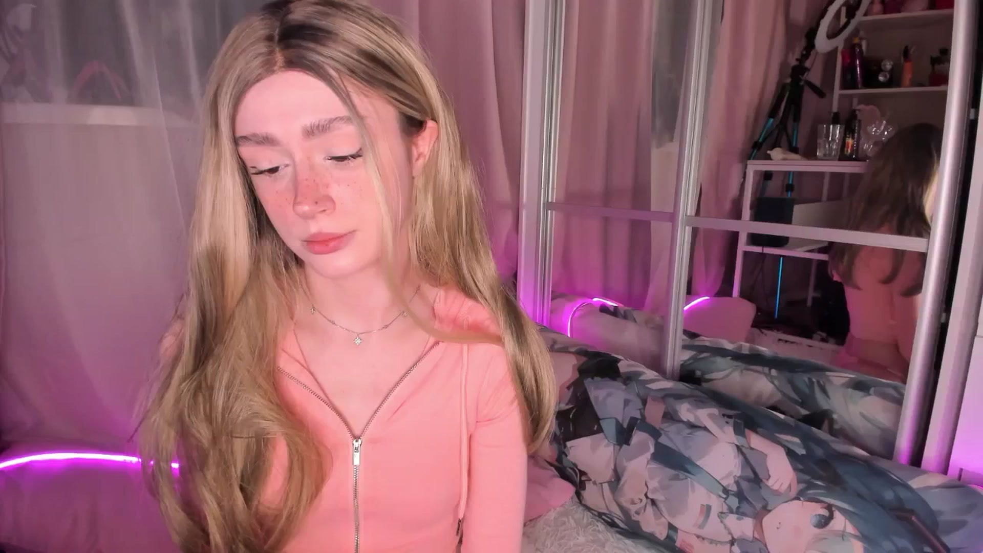 Gallery image thumbnail from AliceXsweeT's myfreecams stream on, 02/26/2026, 18:31 image 8 of 20