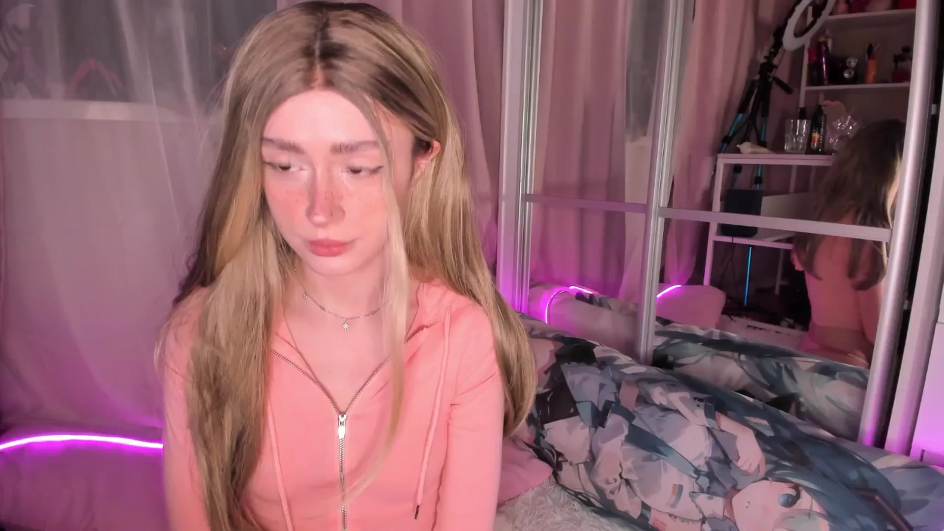Gallery image thumbnail from AliceXsweeT's myfreecams stream on, 02/26/2026, 18:31 image 7 of 20
