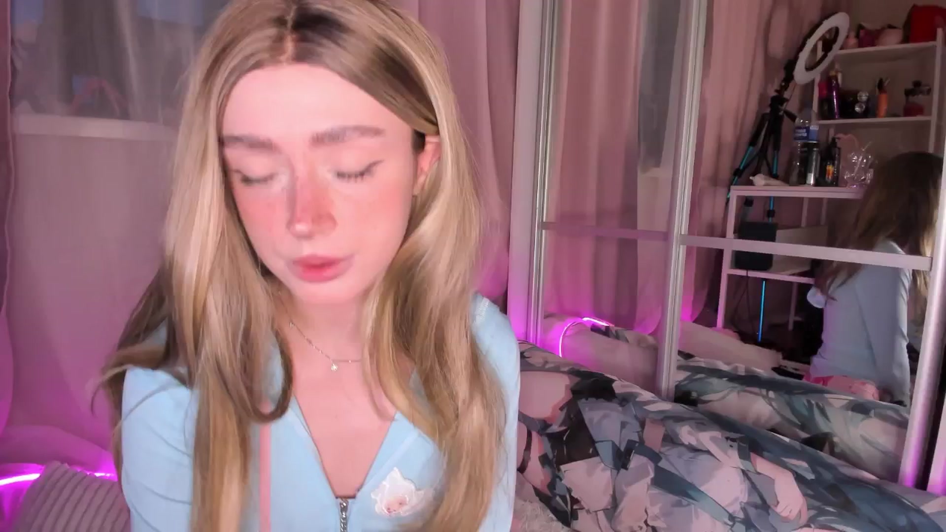 Gallery image thumbnail from AliceXsweeT's myfreecams stream on, 02/27/2026, 15:43 image 1 of 20
