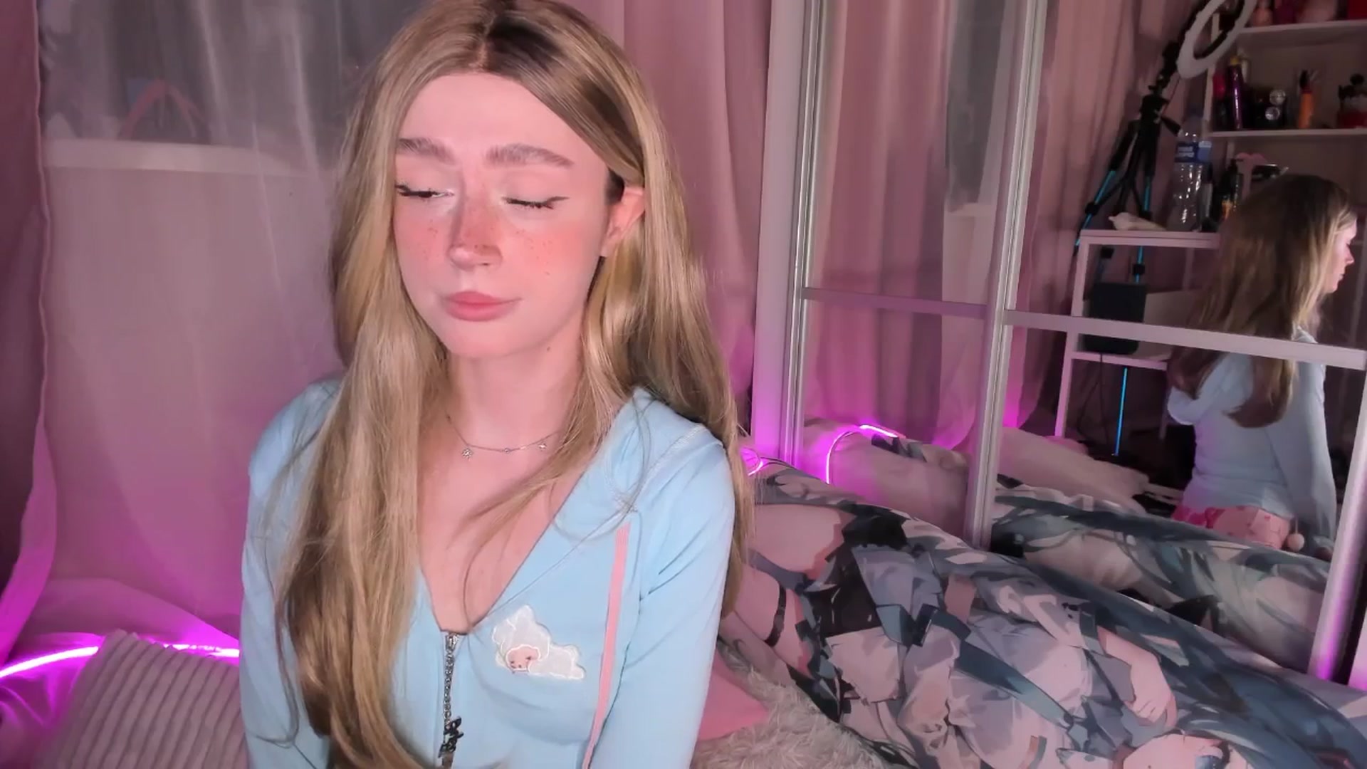Gallery image thumbnail from AliceXsweeT's myfreecams stream on, 02/27/2026, 15:43 image 5 of 20