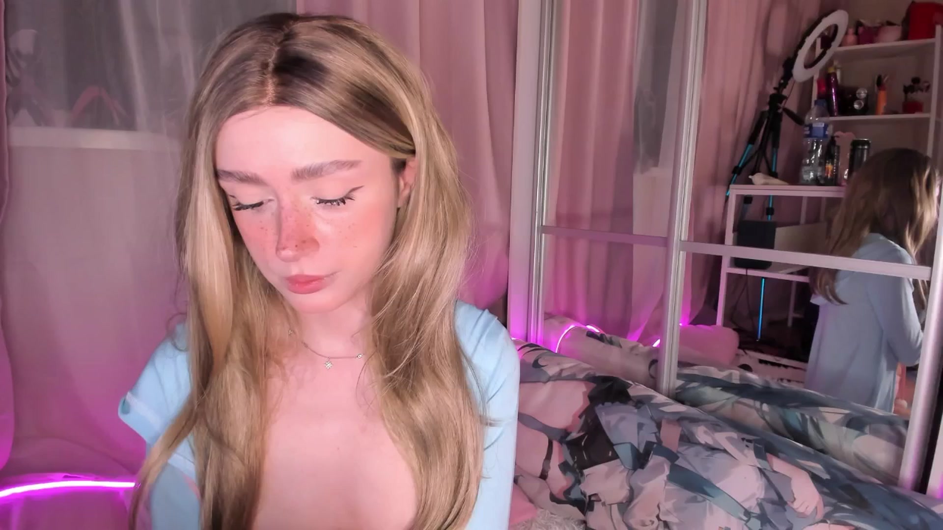 Gallery image thumbnail from AliceXsweeT's myfreecams stream on, 02/27/2026, 17:14 image 1 of 20