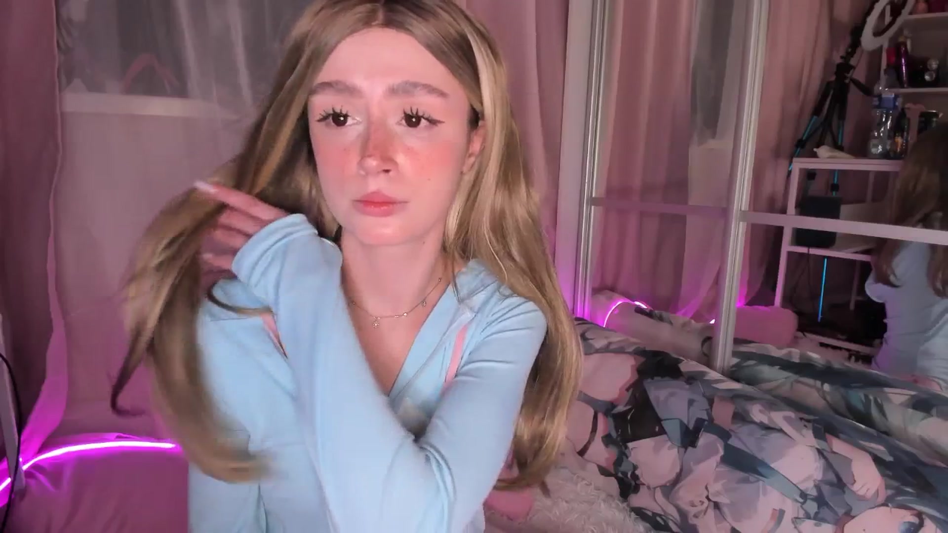 Gallery image thumbnail from AliceXsweeT's myfreecams stream on, 02/27/2026, 18:34 image 16 of 20