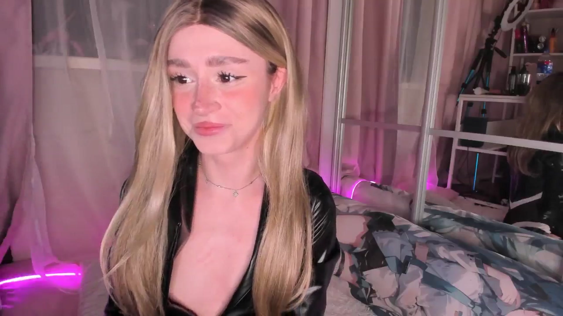 Gallery image thumbnail from AliceXsweeT's myfreecams stream on, 03/02/2026, 16:51 image 3 of 20