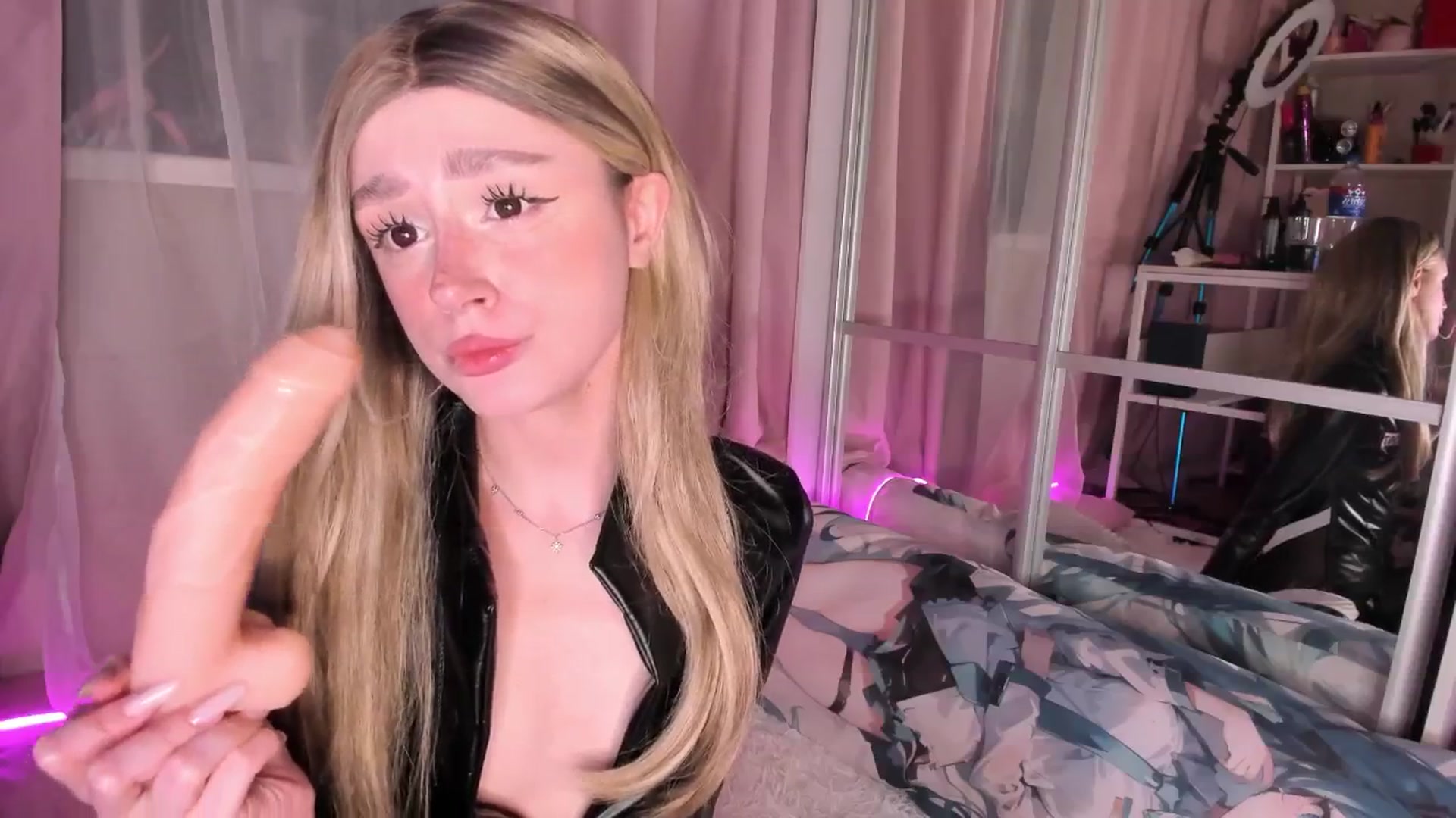 Gallery image thumbnail from AliceXsweeT's myfreecams stream on, 03/02/2026, 17:39 image 2 of 20