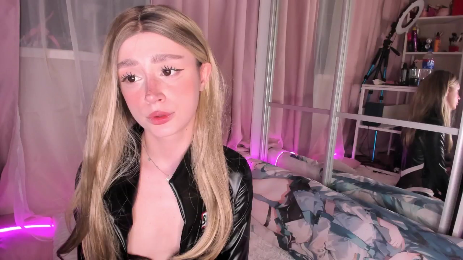 Gallery image thumbnail from AliceXsweeT's myfreecams stream on, 03/02/2026, 17:39 image 5 of 20