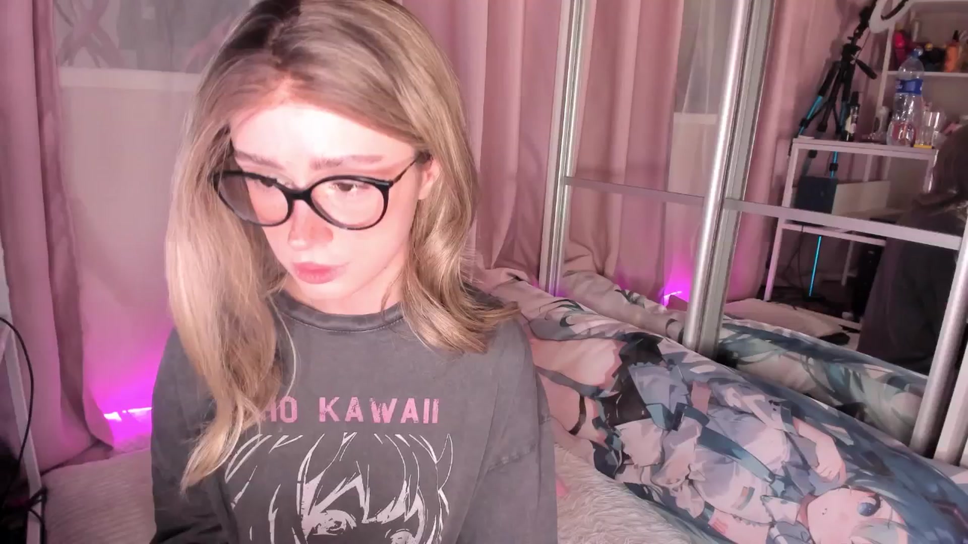 Gallery image thumbnail from AliceXsweeT's myfreecams stream on, 03/09/2026, 17:50 image 13 of 20