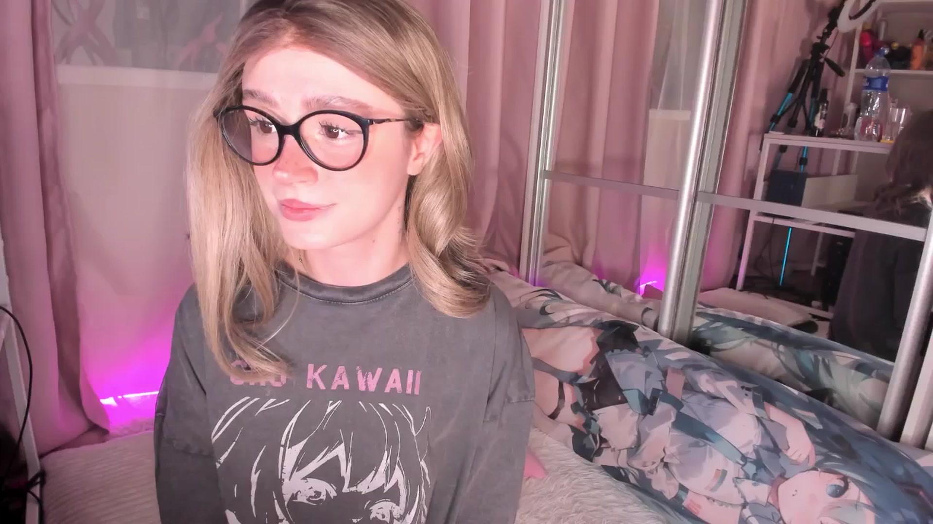 Gallery image thumbnail from AliceXsweeT's myfreecams stream on, 03/09/2026, 17:50 image 6 of 20