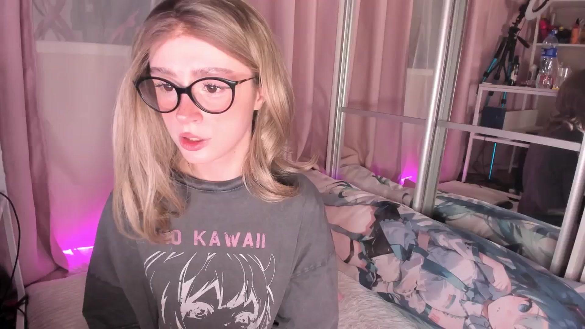 Gallery image thumbnail from AliceXsweeT's myfreecams stream on, 03/09/2026, 17:50 image 9 of 20