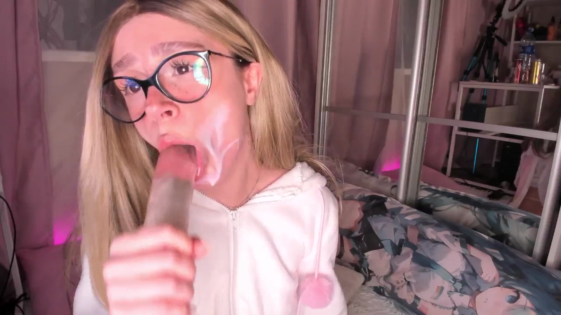 Gallery image thumbnail from AliceXsweeT's myfreecams stream on, 03/11/2026, 18:38 image 10 of 20