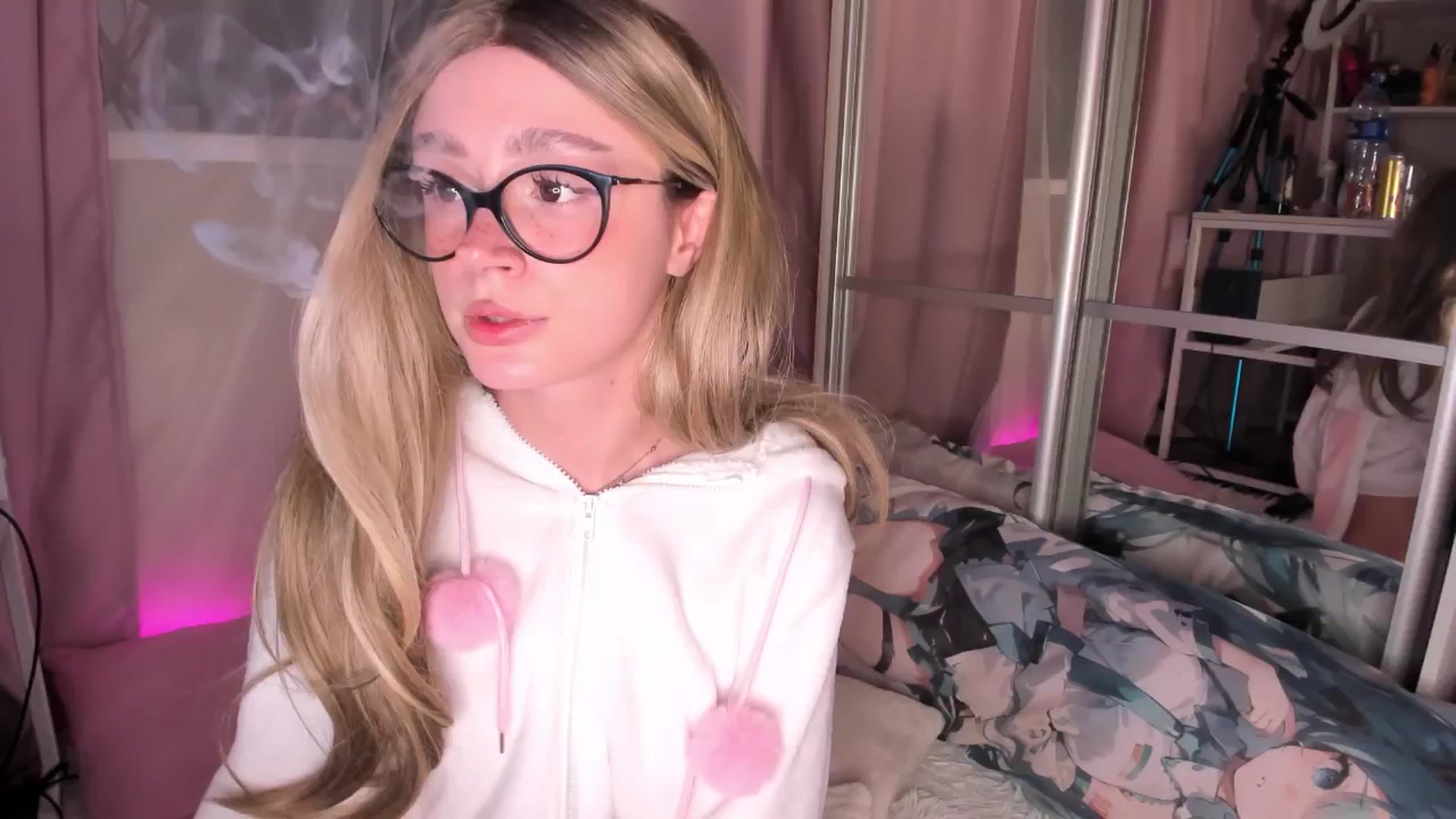 Gallery image thumbnail from AliceXsweeT's myfreecams stream on, 03/11/2026, 18:38 image 7 of 20