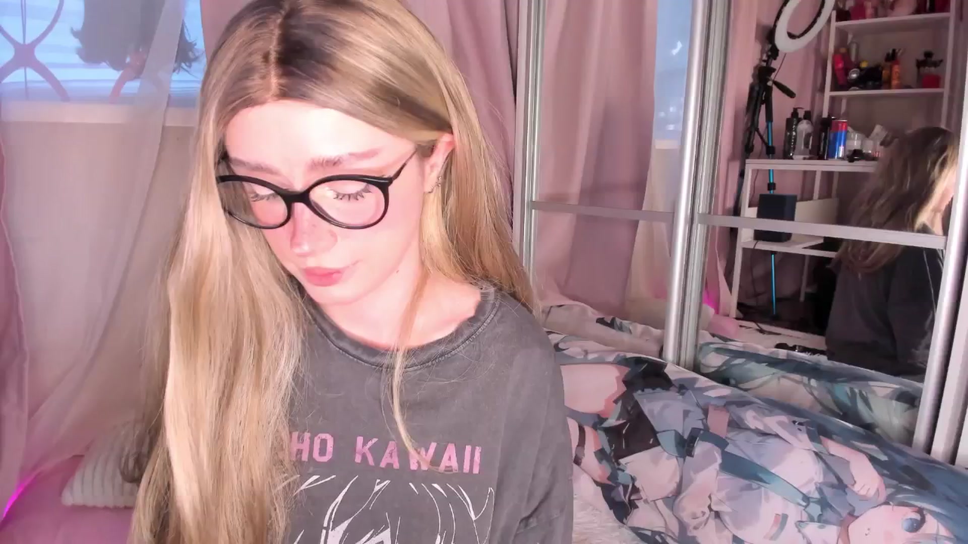 Gallery image thumbnail from AliceXsweeT's myfreecams stream on, 03/25/2026, 17:52 image 2 of 20