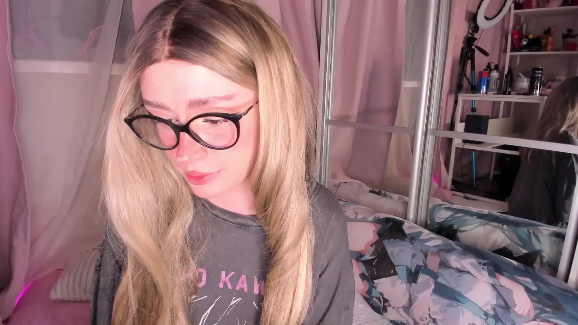 Gallery image thumbnail from AliceXsweeT's myfreecams stream on, 03/25/2026, 17:52 image 12 of 20