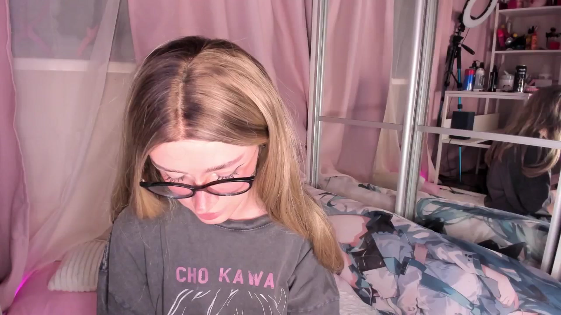 Gallery image thumbnail from AliceXsweeT's myfreecams stream on, 03/25/2026, 17:52 image 15 of 20