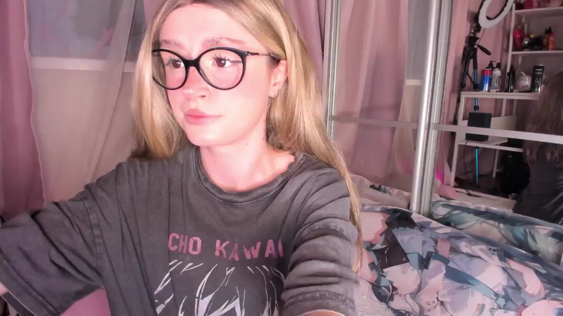 Gallery image thumbnail from AliceXsweeT's myfreecams stream on, 03/25/2026, 17:52 image 8 of 20