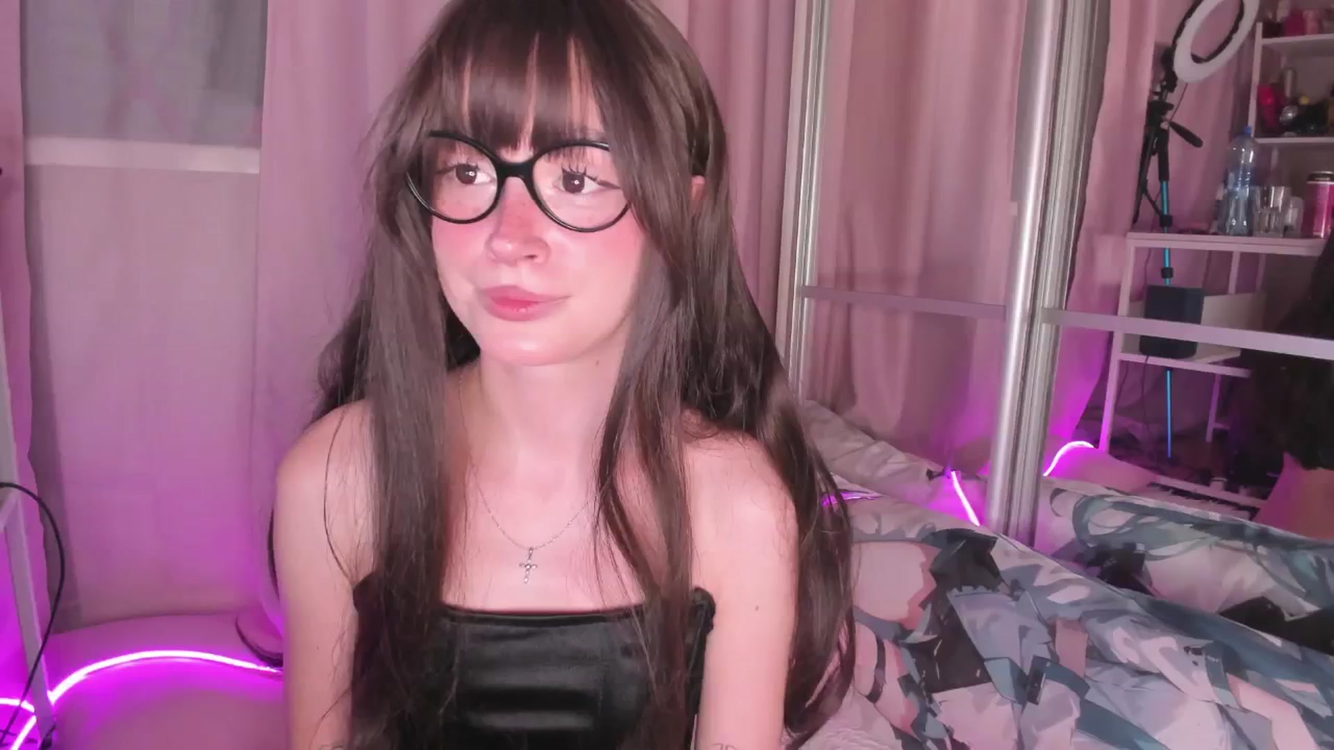 Gallery image thumbnail from AliceXsweeT's myfreecams stream on, 04/01/2026, 18:06 image 12 of 20