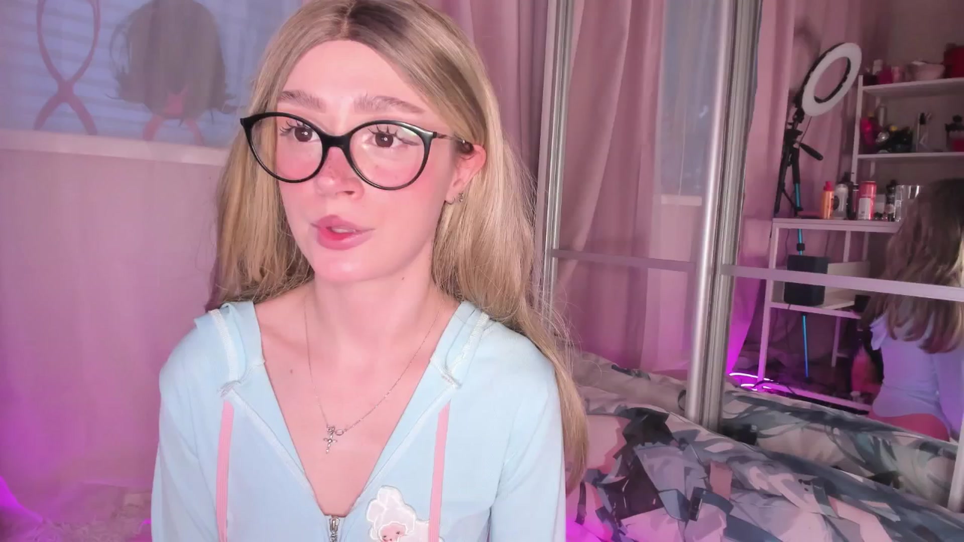 Gallery image thumbnail from AliceXsweeT's myfreecams stream on, 04/03/2026, 17:43 image 10 of 20