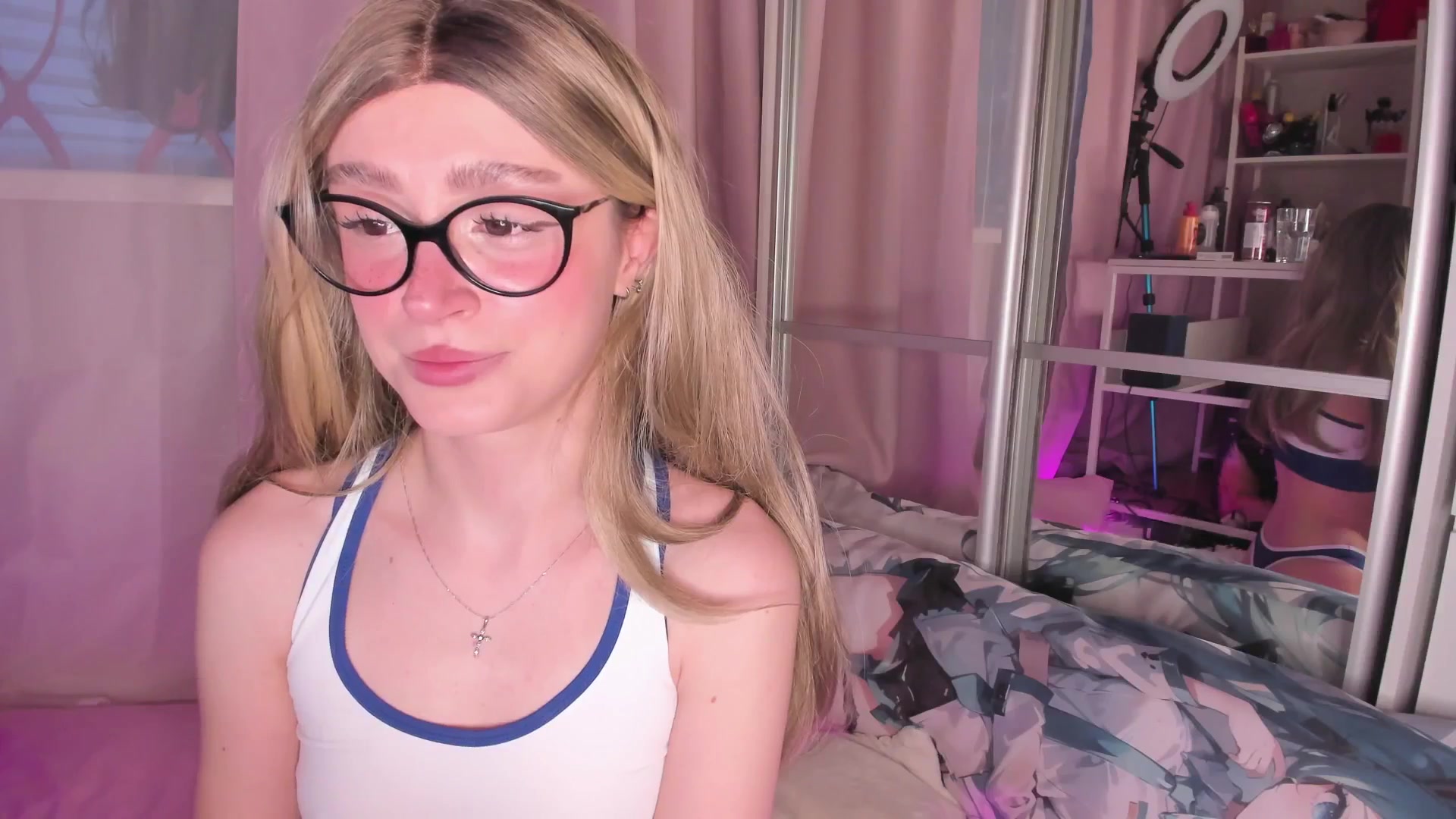 Gallery image thumbnail from AliceXsweeT's myfreecams stream on, 04/04/2026, 17:37 image 10 of 20