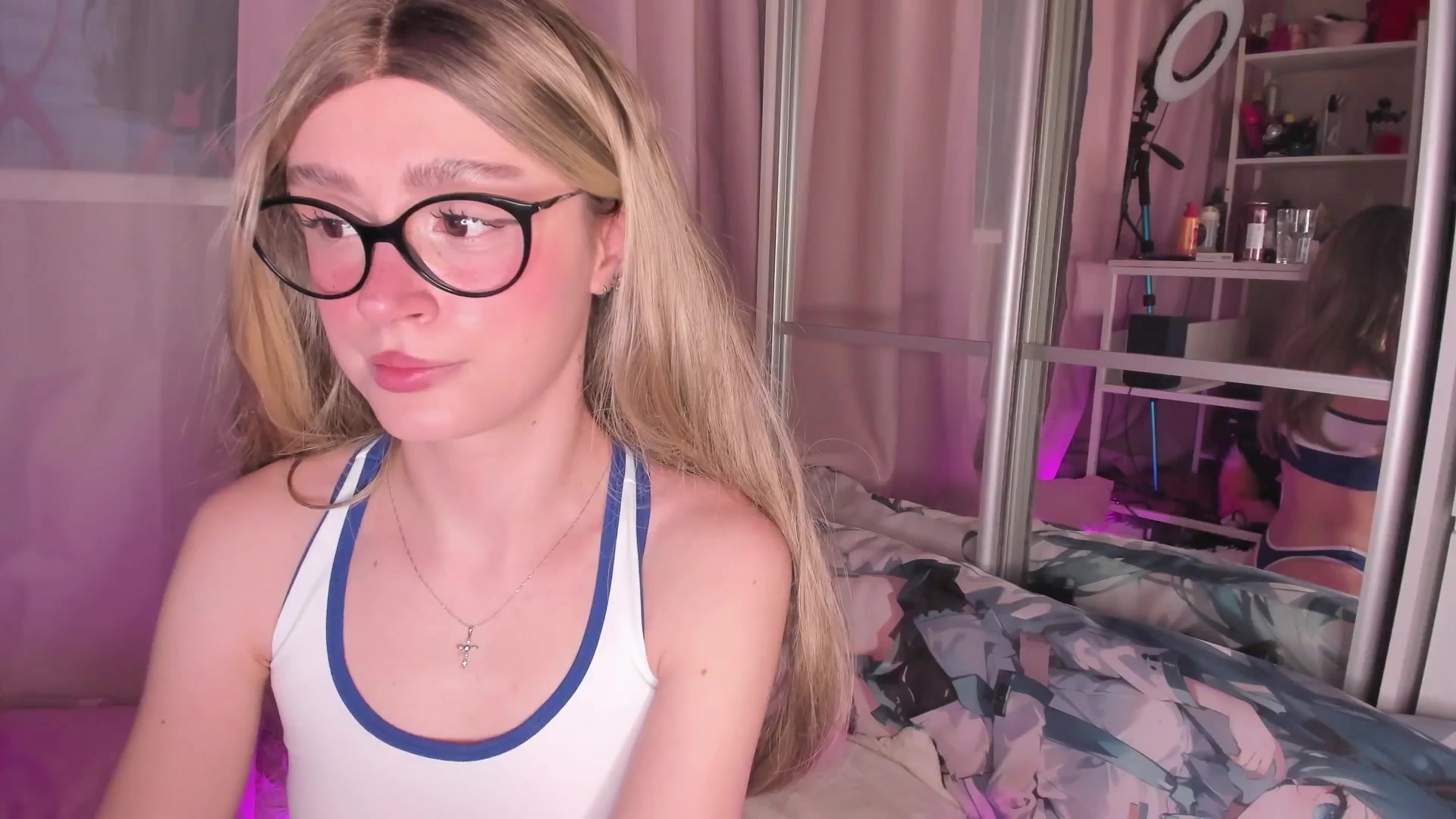 Gallery image thumbnail from AliceXsweeT's myfreecams stream on, 04/04/2026, 17:37 image 12 of 20