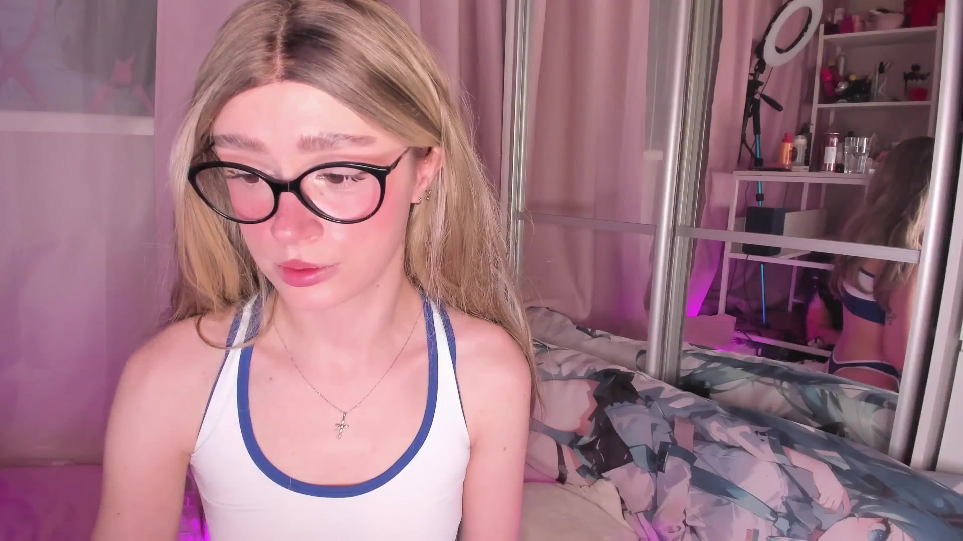 Gallery image thumbnail from AliceXsweeT's myfreecams stream on, 04/04/2026, 17:37 image 13 of 20