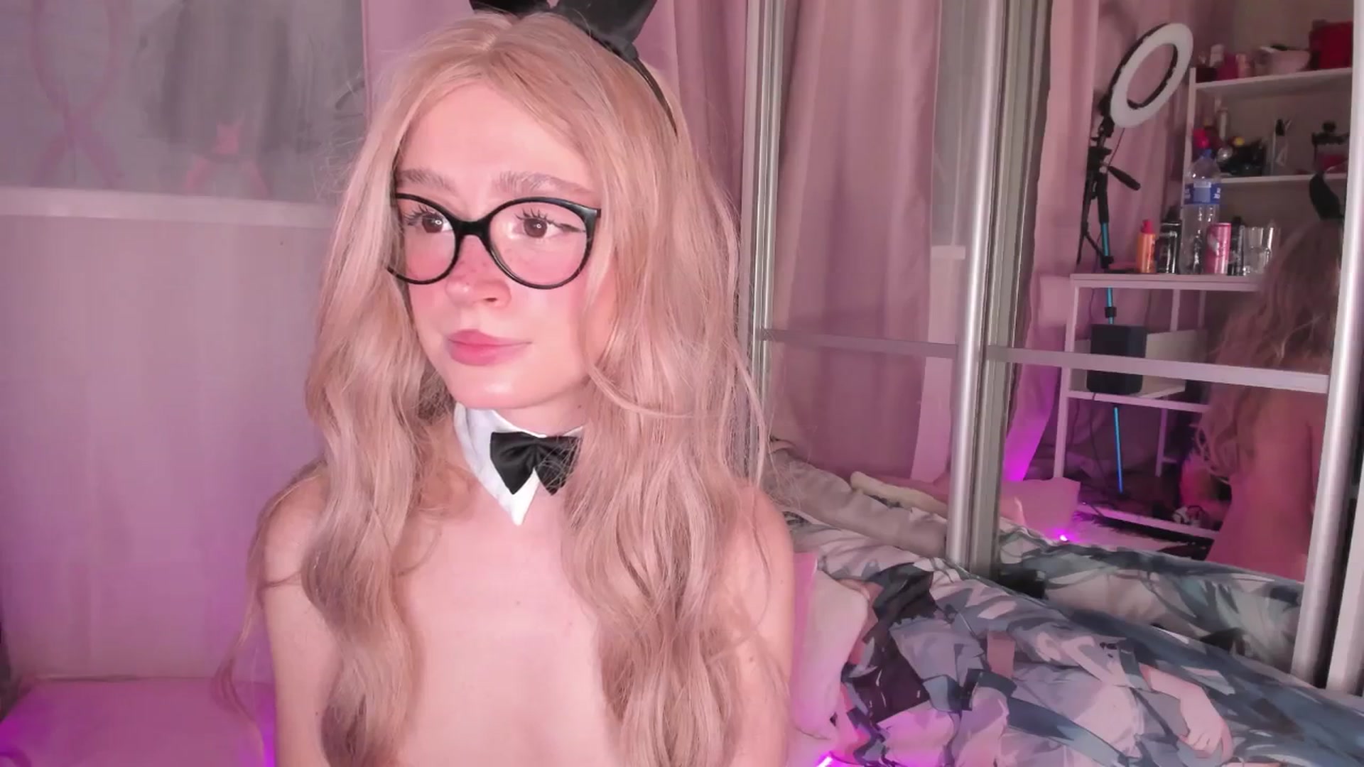 Gallery image thumbnail from AliceXsweeT's myfreecams stream on, 04/05/2026, 18:04 image 10 of 20