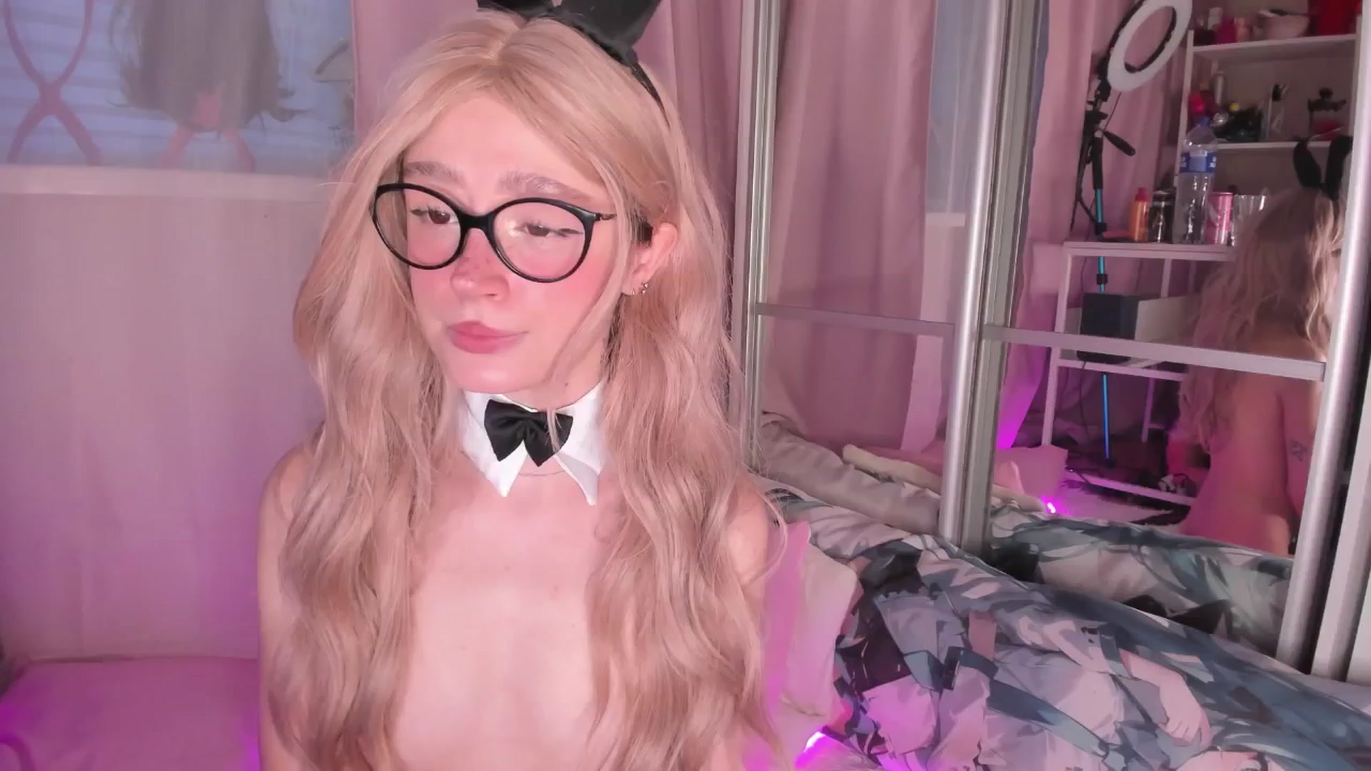 Gallery image thumbnail from AliceXsweeT's myfreecams stream on, 04/05/2026, 18:04 image 5 of 20