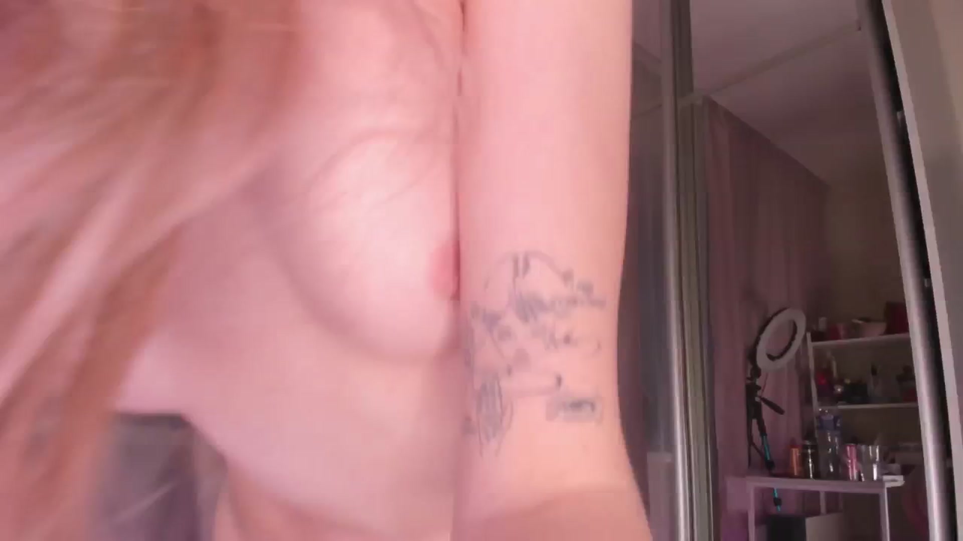 Gallery image thumbnail from AliceXsweeT's myfreecams stream on, 04/05/2026, 18:04 image 6 of 20