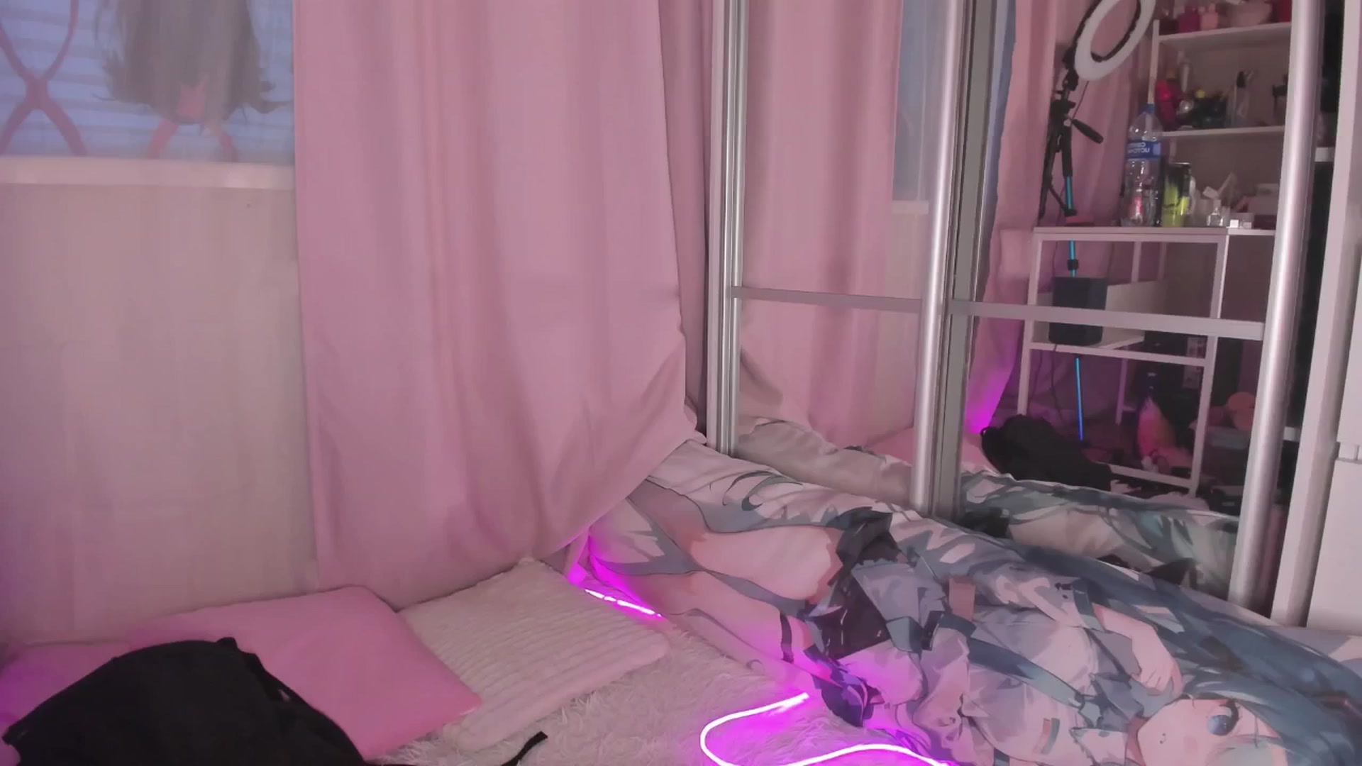 Gallery image thumbnail from AliceXsweeT's myfreecams stream on, 04/06/2026, 16:11 image 17 of 20