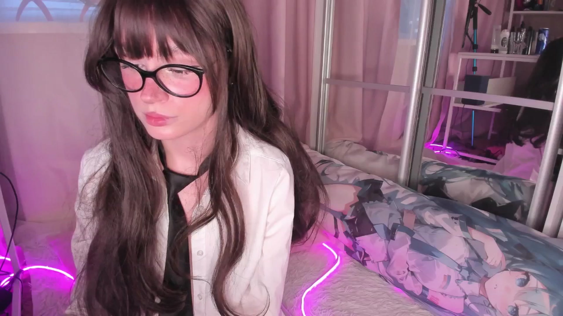 Gallery image thumbnail from AliceXsweeT's myfreecams stream on, 04/09/2026, 16:39 image 16 of 20