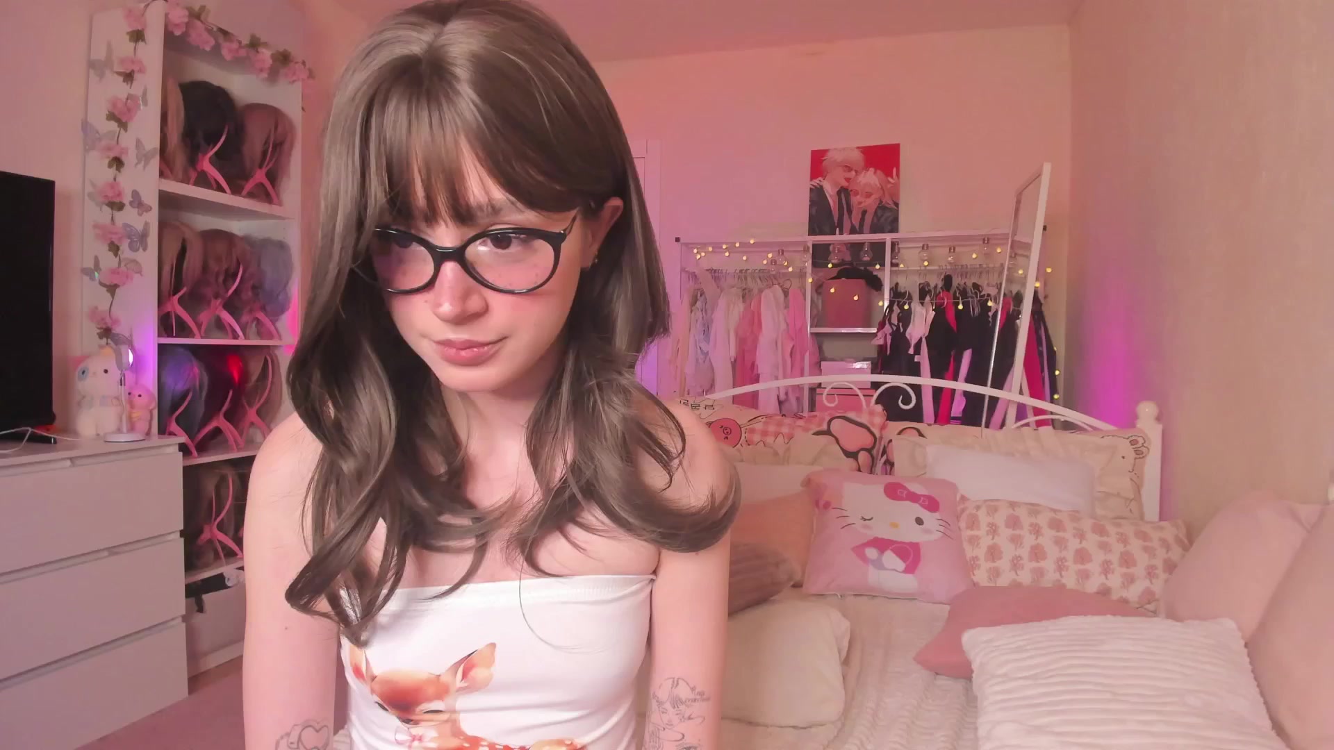 Gallery image thumbnail from AliceXsweeT's myfreecams stream on, 04/17/2026, 18:35 image 14 of 20