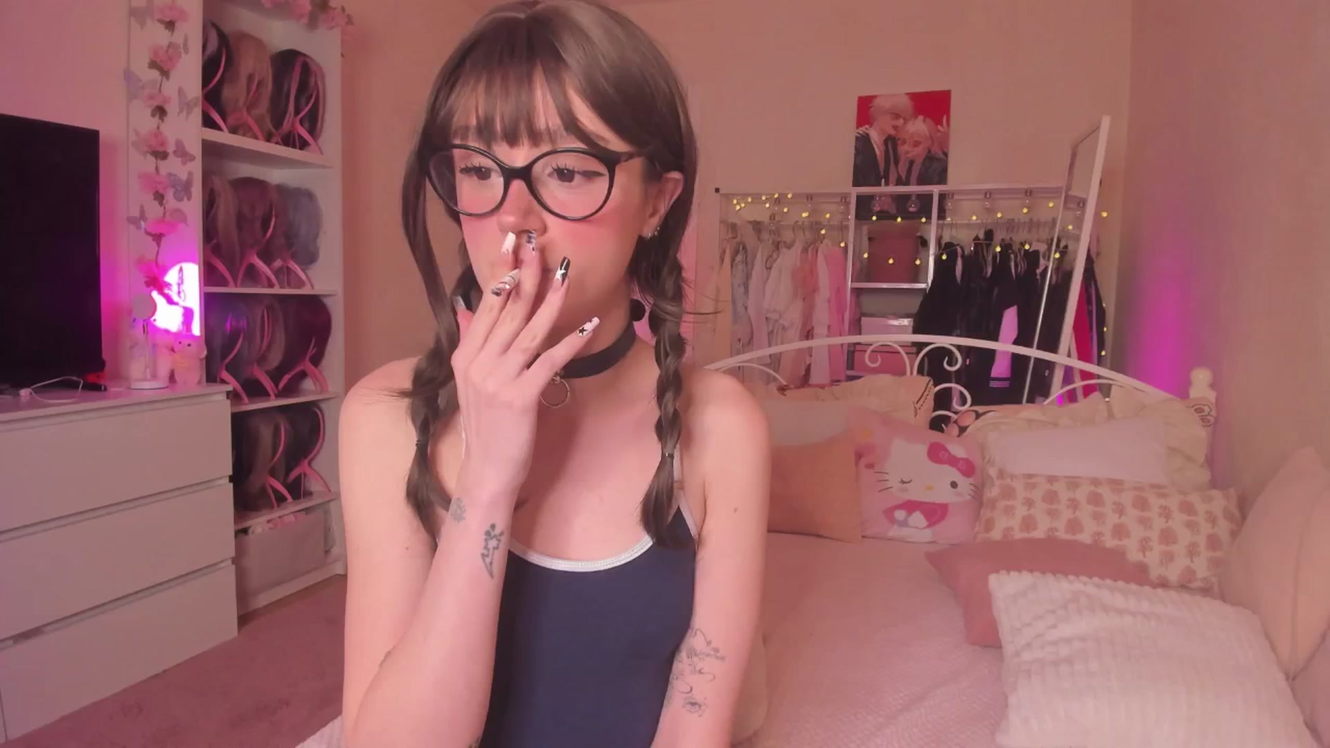 Gallery image thumbnail from AliceXsweeT's myfreecams stream on, 04/23/2026, 17:05 image 16 of 20