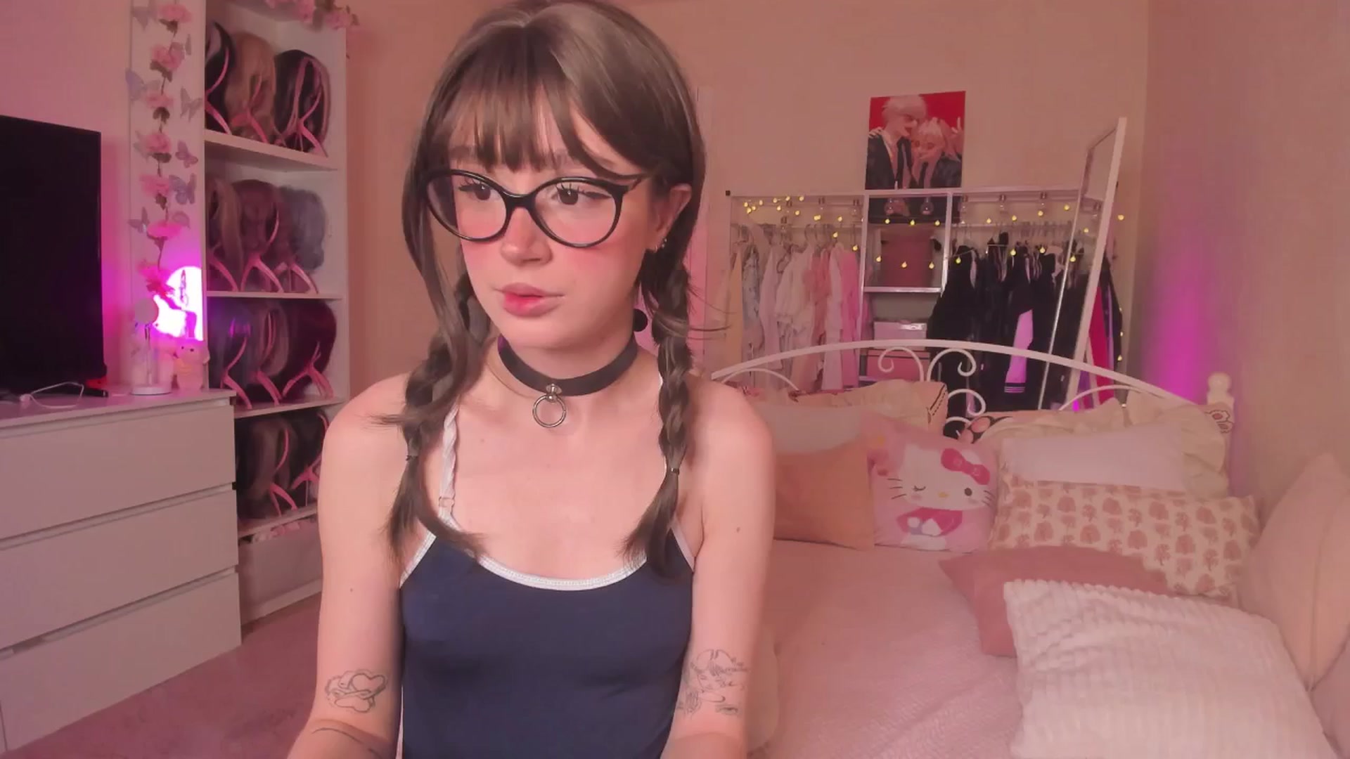Gallery image thumbnail from AliceXsweeT's myfreecams stream on, 04/23/2026, 17:05 image 14 of 20