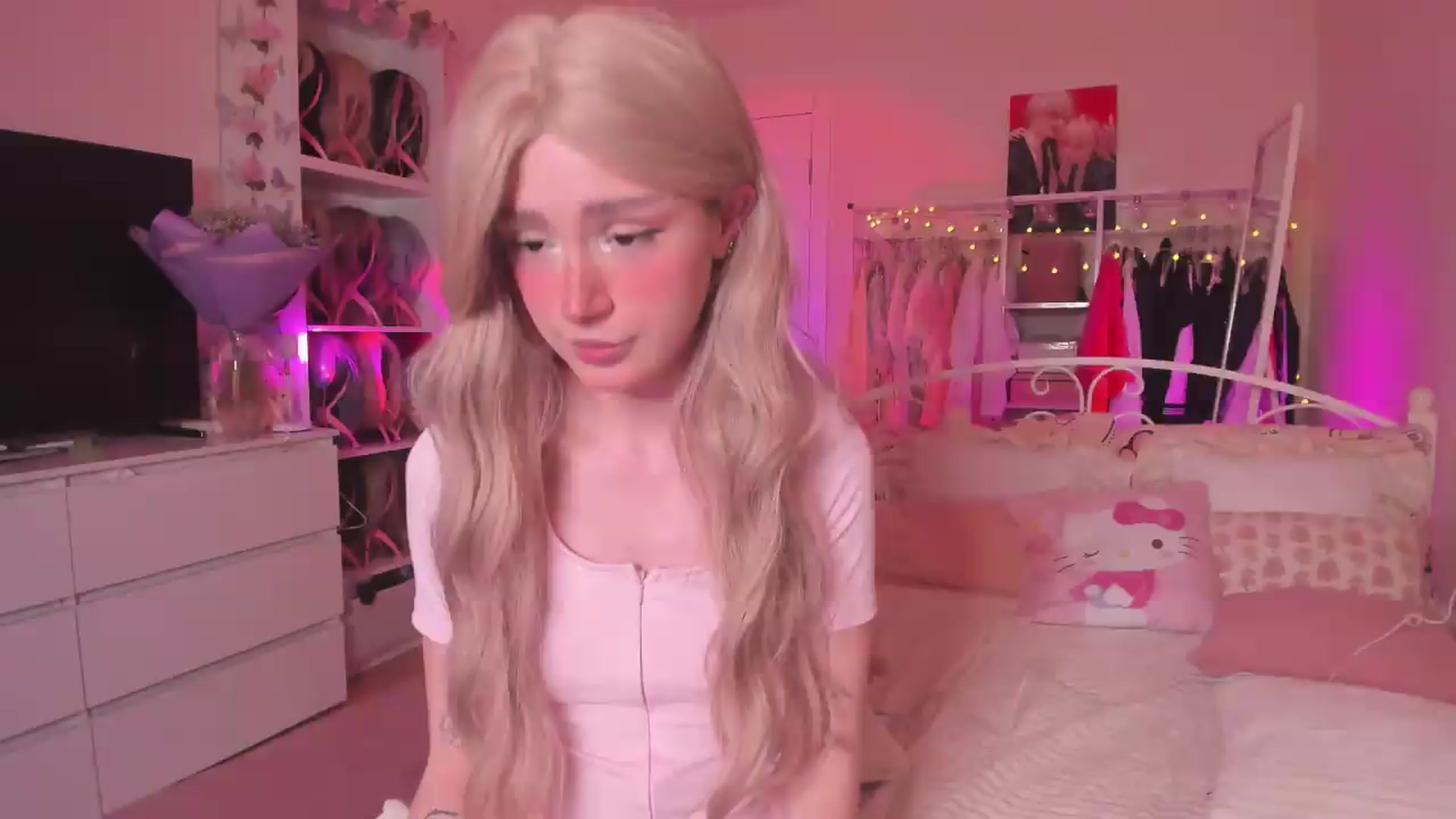 Gallery image thumbnail from AliceXsweeT's myfreecams stream on, 05/11/2026, 17:39 image 1 of 20
