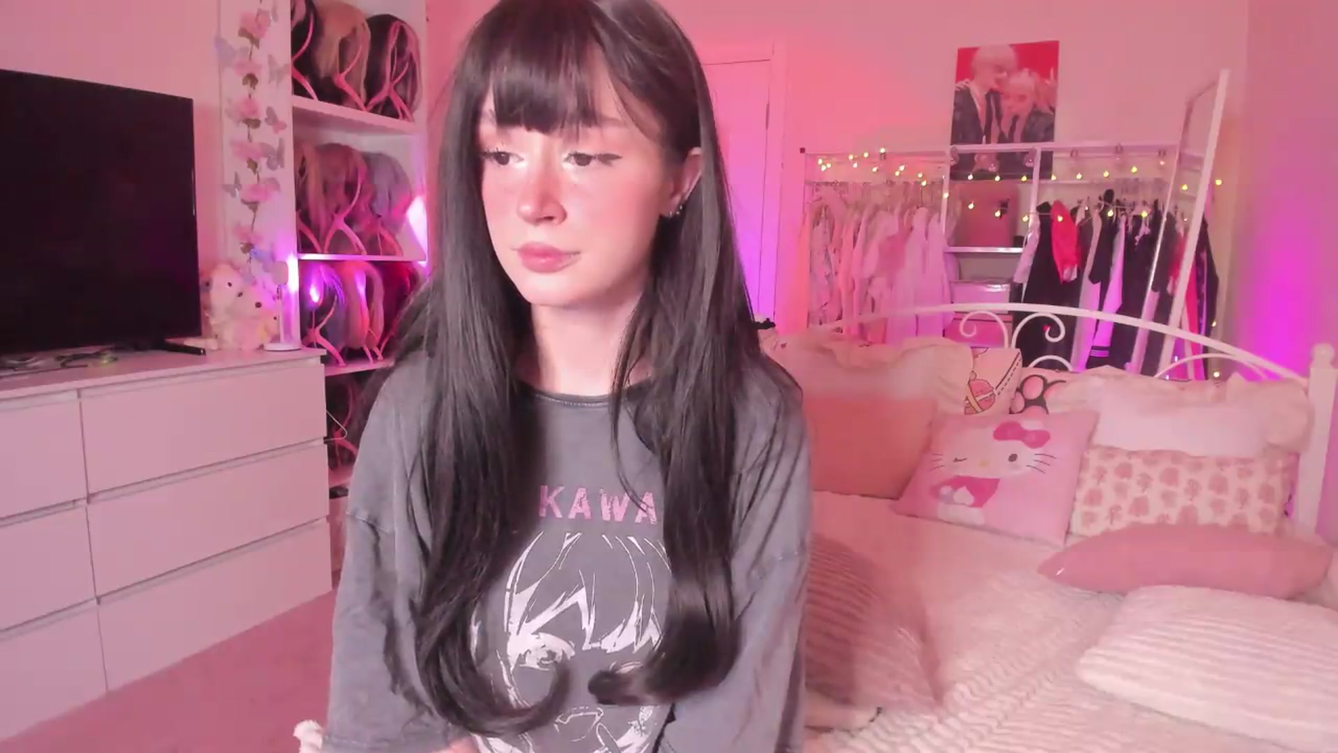 Gallery image thumbnail from AliceXsweeT's myfreecams stream on, 05/15/2026, 17:14 image 8 of 20