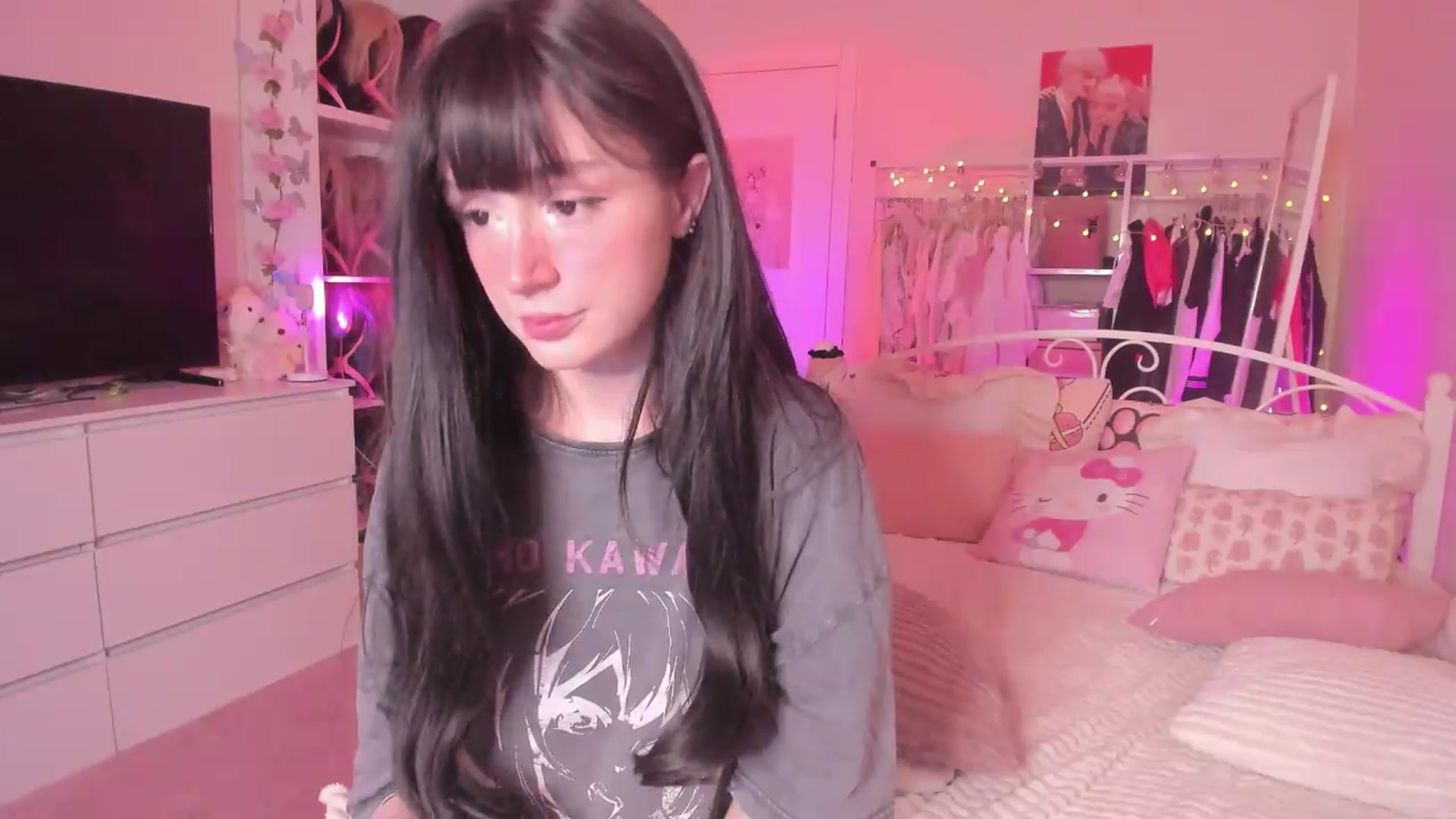 Gallery image thumbnail from AliceXsweeT's myfreecams stream on, 05/15/2026, 17:14 image 6 of 20