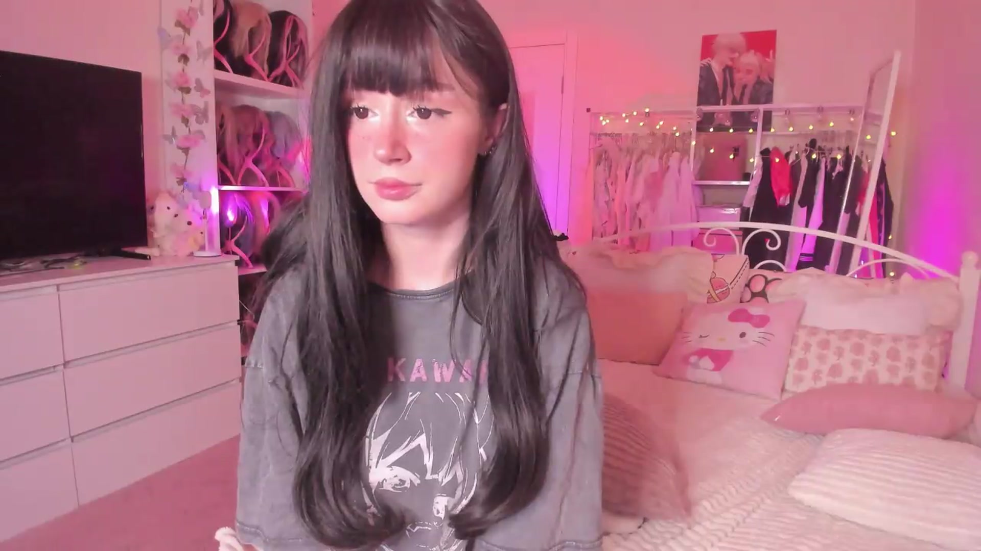Gallery image thumbnail from AliceXsweeT's myfreecams stream on, 05/15/2026, 17:14 image 5 of 20