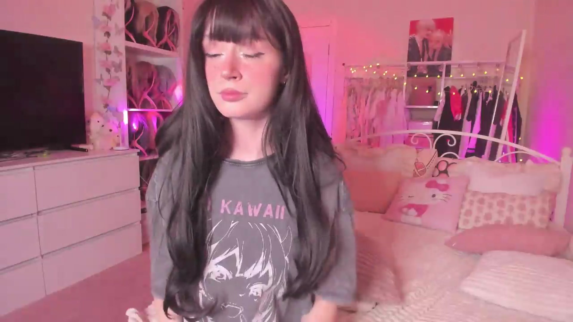 Gallery image thumbnail from AliceXsweeT's myfreecams stream on, 05/15/2026, 17:14 image 4 of 20