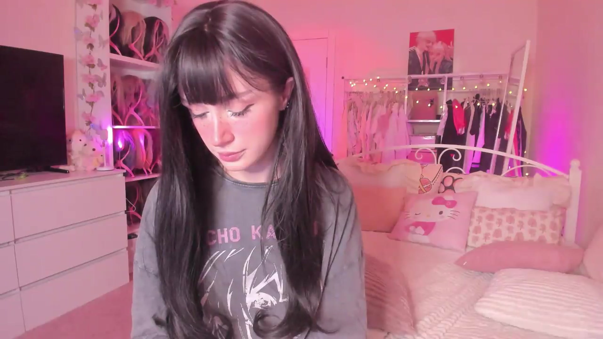 Gallery image thumbnail from AliceXsweeT's myfreecams stream on, 05/15/2026, 17:14 image 17 of 20